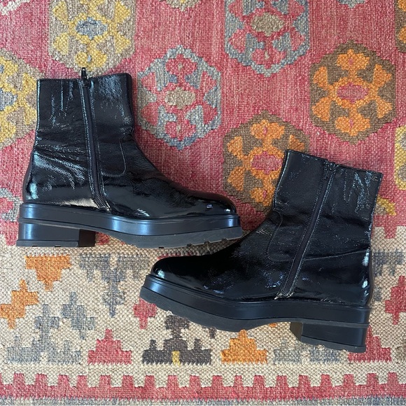JEANNOT  Black Patent Leather Ankle Boots Sz 39 - Picture 1 of 5